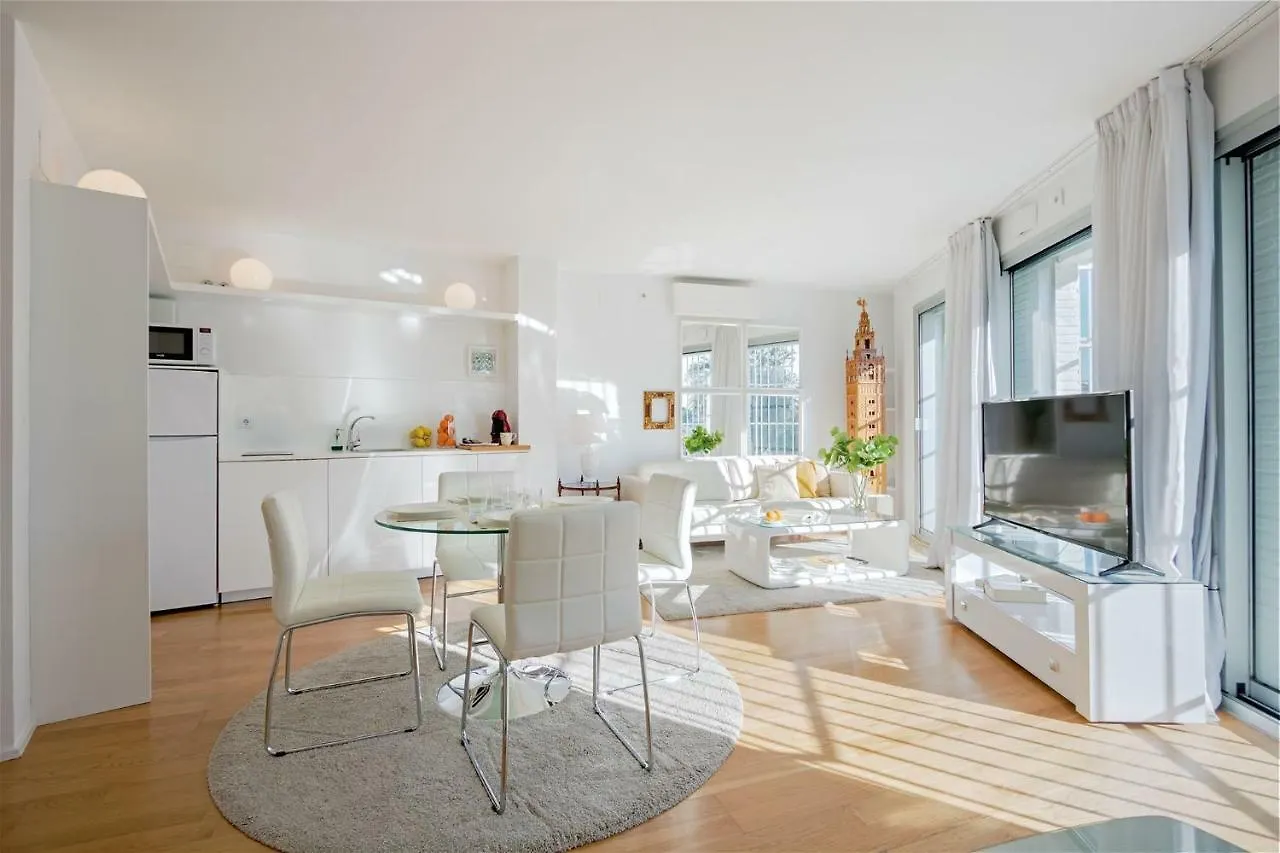 Betis Deluxe Riverside Apartment Seville